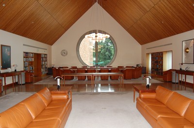 Petersen Room Facing Round Window