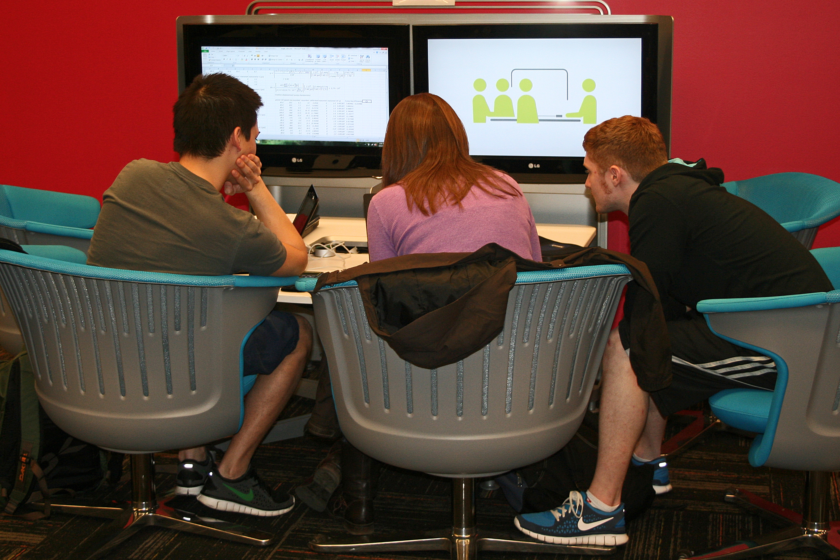 Research Commons group computer area